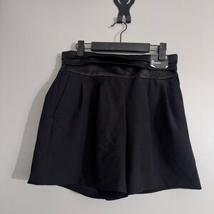 NWT Express Midi Super High Rise Tuxedo Waist Shorts Black Size 6
